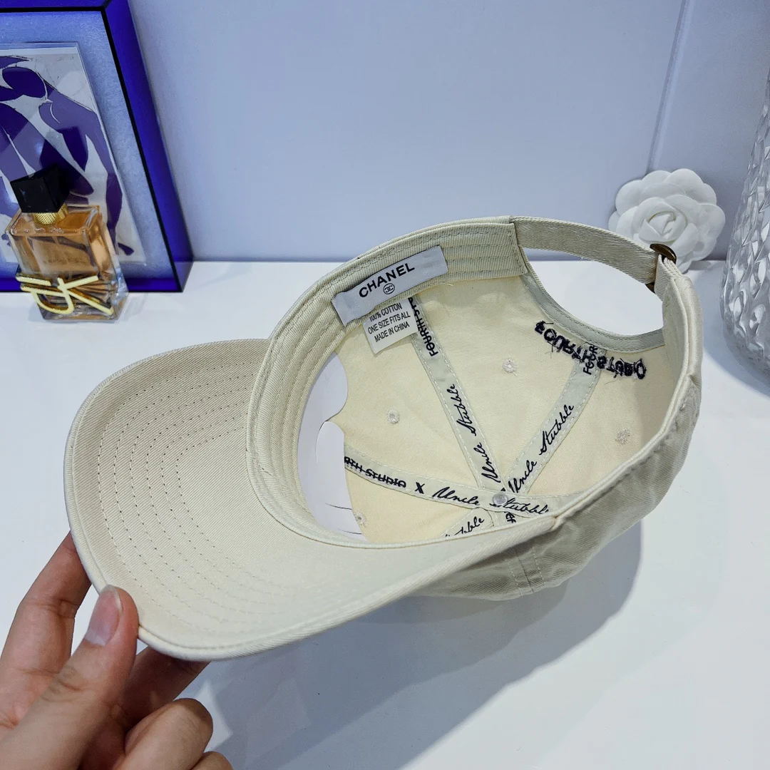 Новинка 2022 года от Chanel - кепка-?утиный клюв? - 6