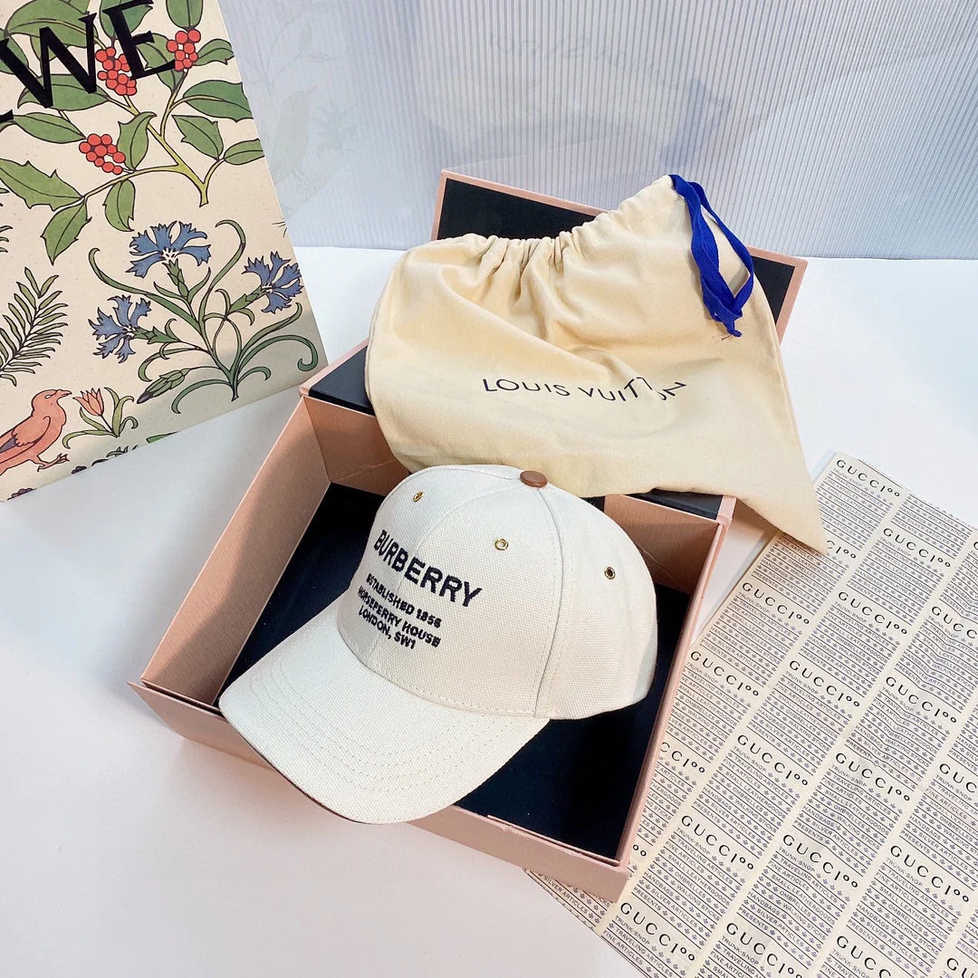 Бейсболка Burberry - 2