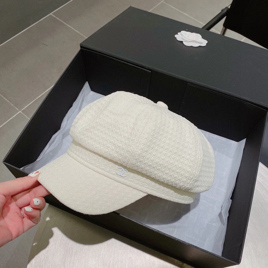 Chanel - Восьмиугольный берет - Белый