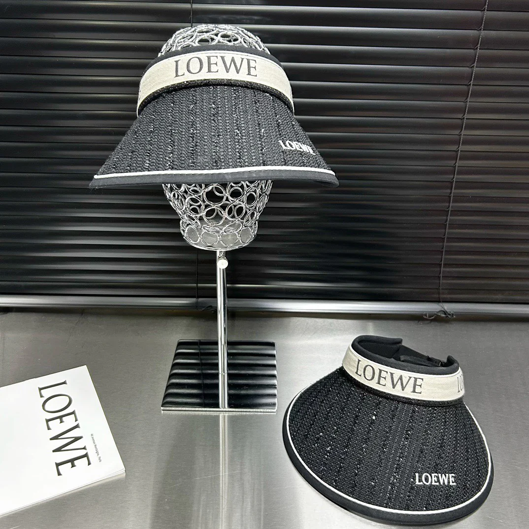 Новинка лета от LOEWE - Солнцезащитная шляпа из блестящей ткани