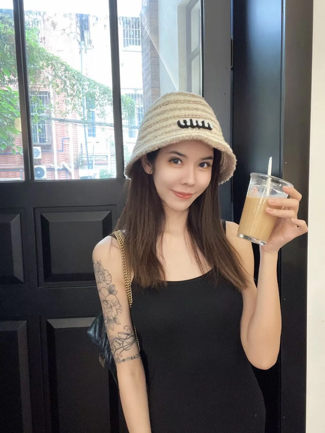 Miu Miu - Полосатая вязаная шапка с мехом, осенне-зимний сезон