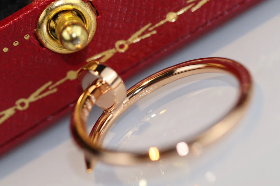 Кольцо Cartier в форме гвоздя - розовое золото - без бриллиантов