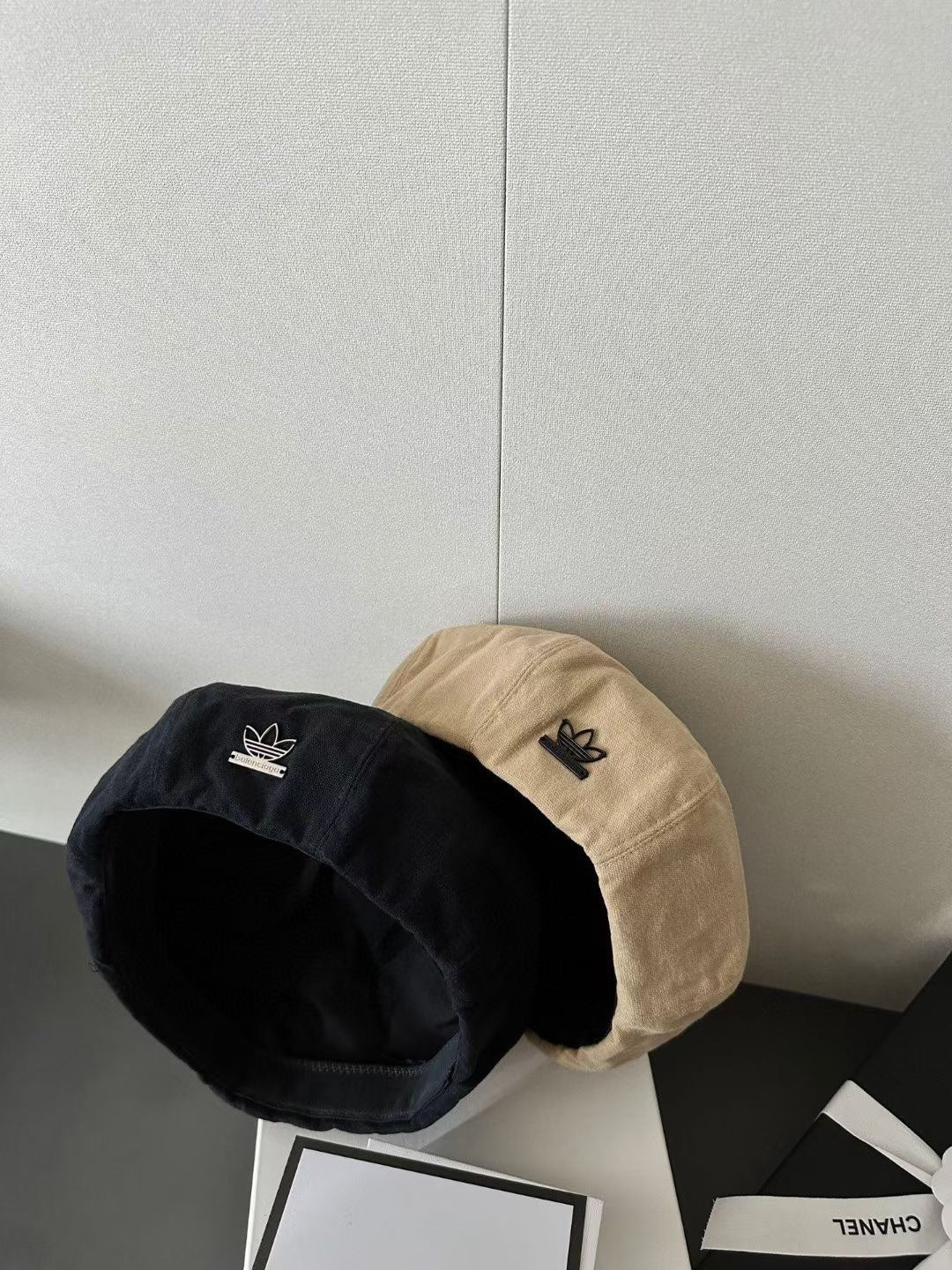 Balenciaga - Сотрудничество с Adidas - Ретро-мастерский однотонный берет