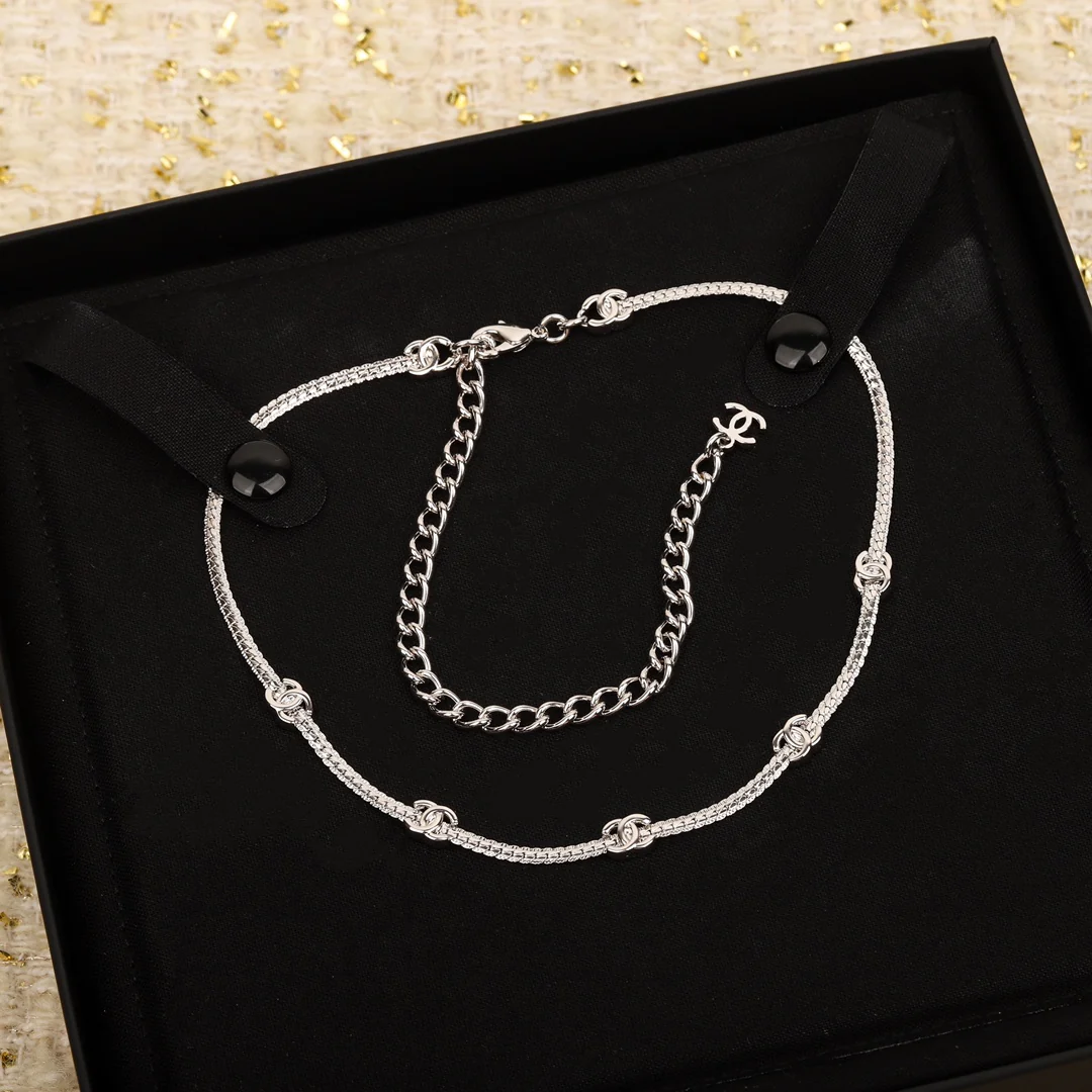 Chanel - Колье 602