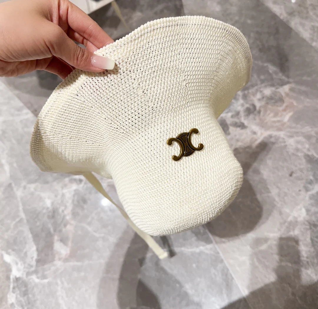 Новая простая плетеная панама Celine весна/лето, белая.