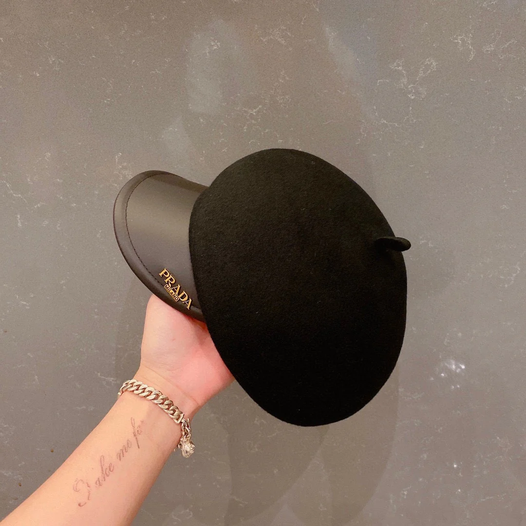 Prada - Шерстяная военная кепка с плоским верхом - Черная