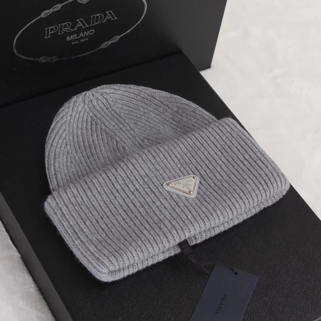 Prada - Вязаная шапка