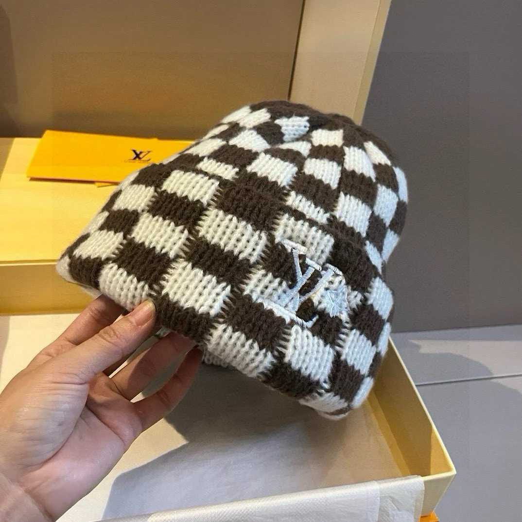 Вязаная шапка LV-Damageboard коричневого цвета