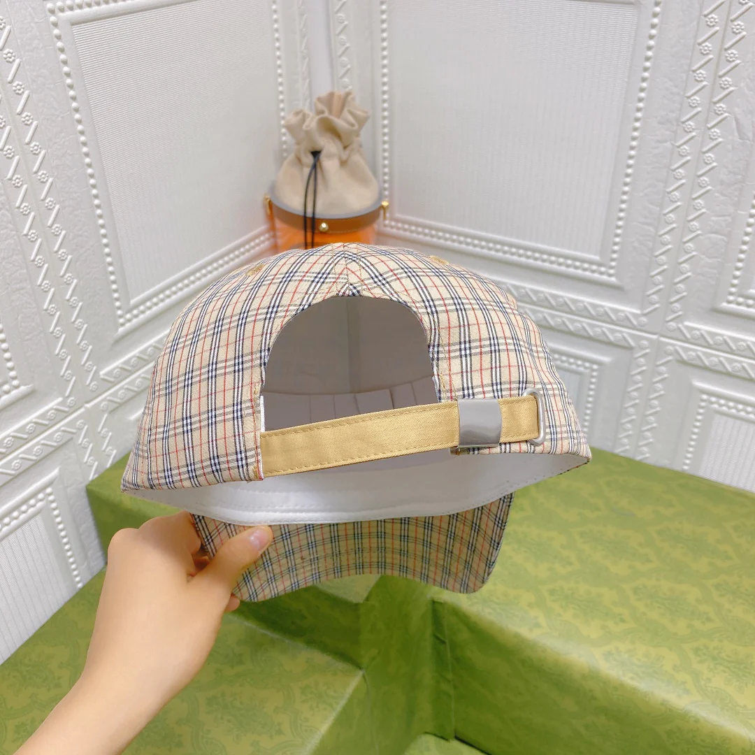 Бейсболка в клетку Burberry