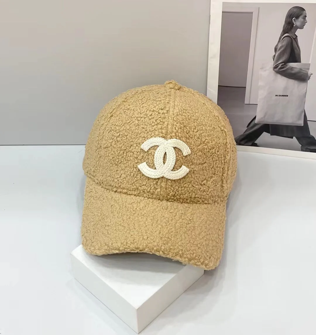 Бейсболка Chanel из разноцветной овечьей шерсти