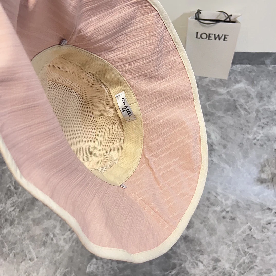 Новая широкополая складная рыбацкая шляпа Chanel 2024 года — розовая.