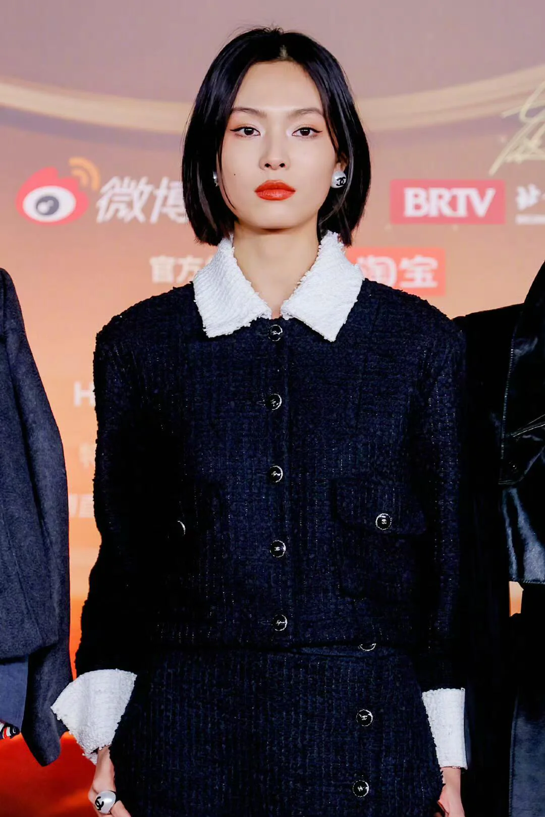 Серьги Chanel Double C с жемчугом, 25 пенсов - Черные - Розовые - В стиле Дженни