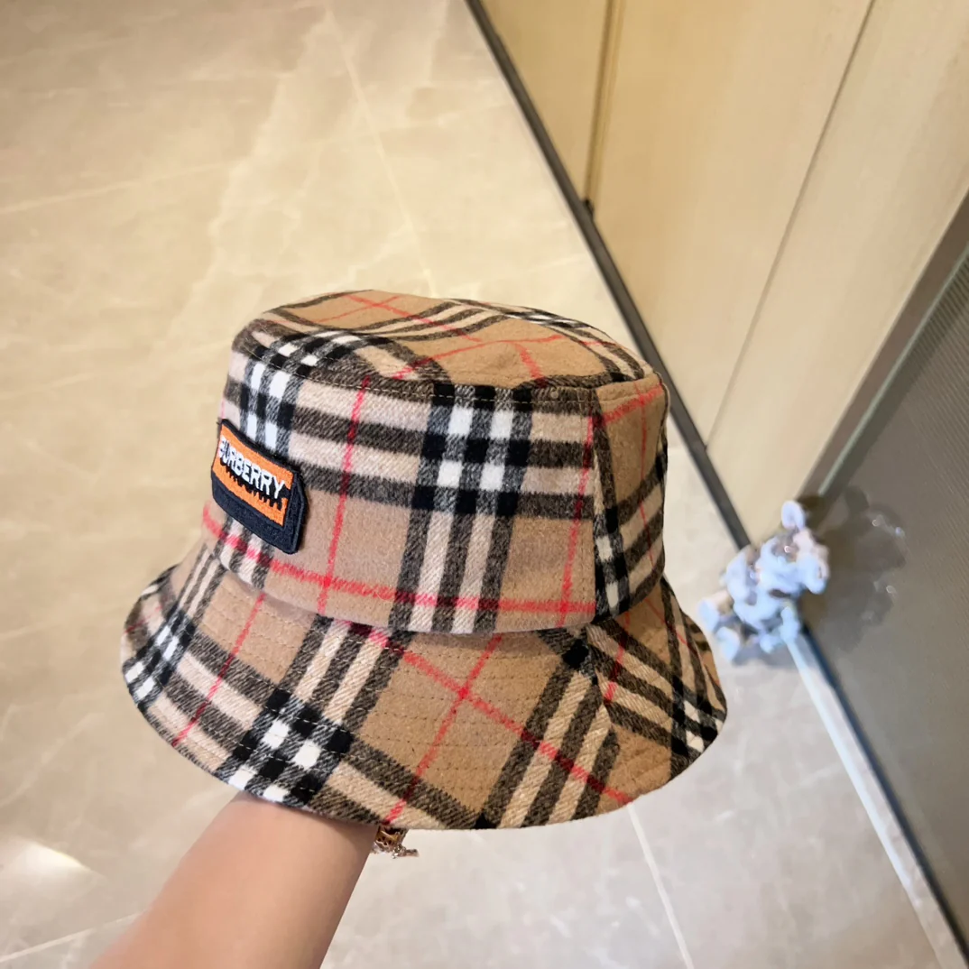 Новая кашемировая панама в клетку от Burberry, 2023 год, оранжевая.