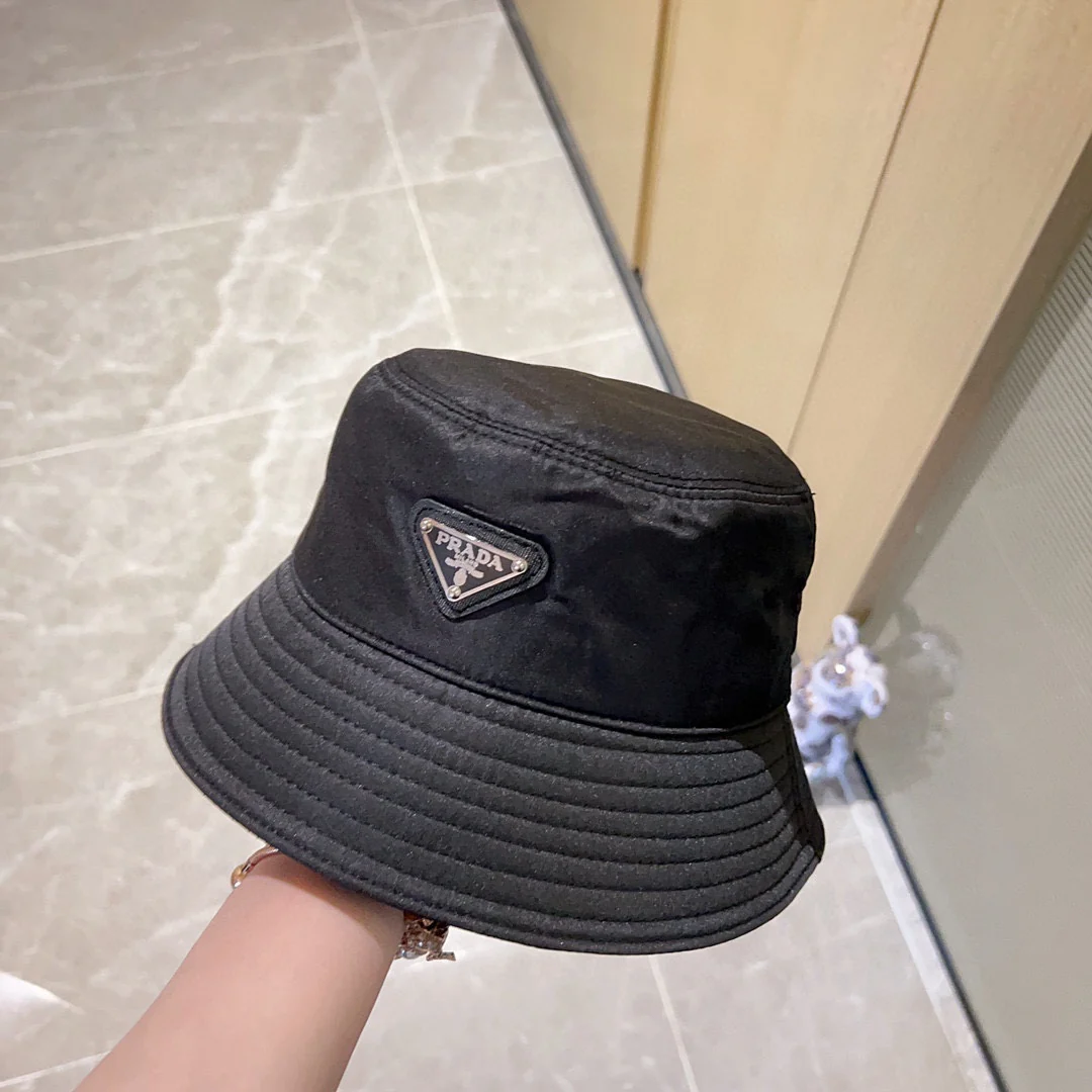 Новинка сезона весна/лето 2023 от Prada - Водонепроницаемая панама - Черная