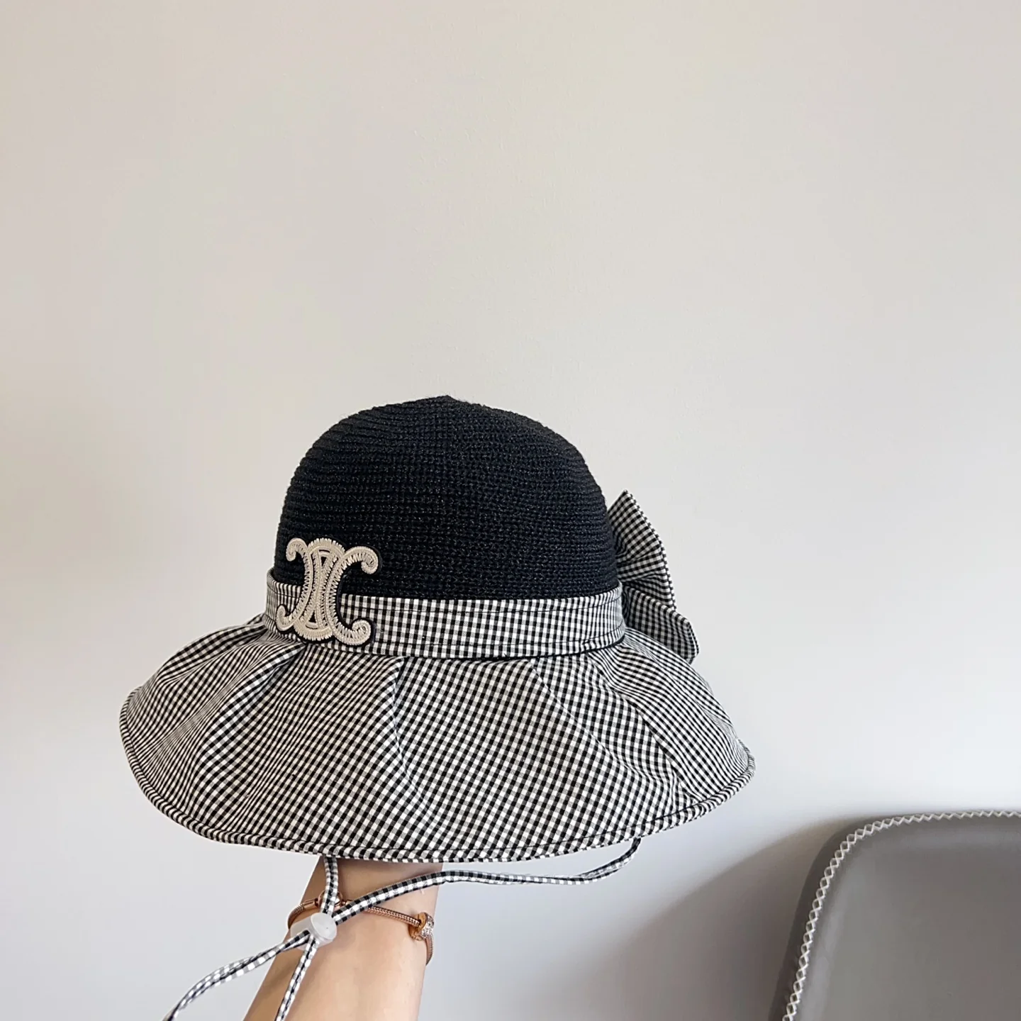 Шляпа от солнца Celine в клетку в стиле рыбацкой шляпы для отдыха - черная