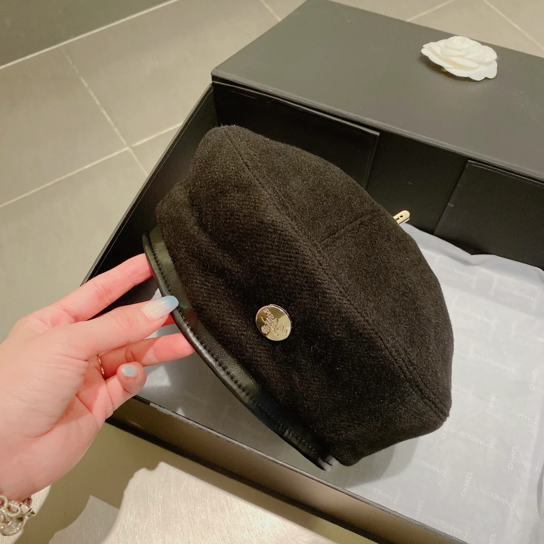 Prada - Шерстяной берет - Черный