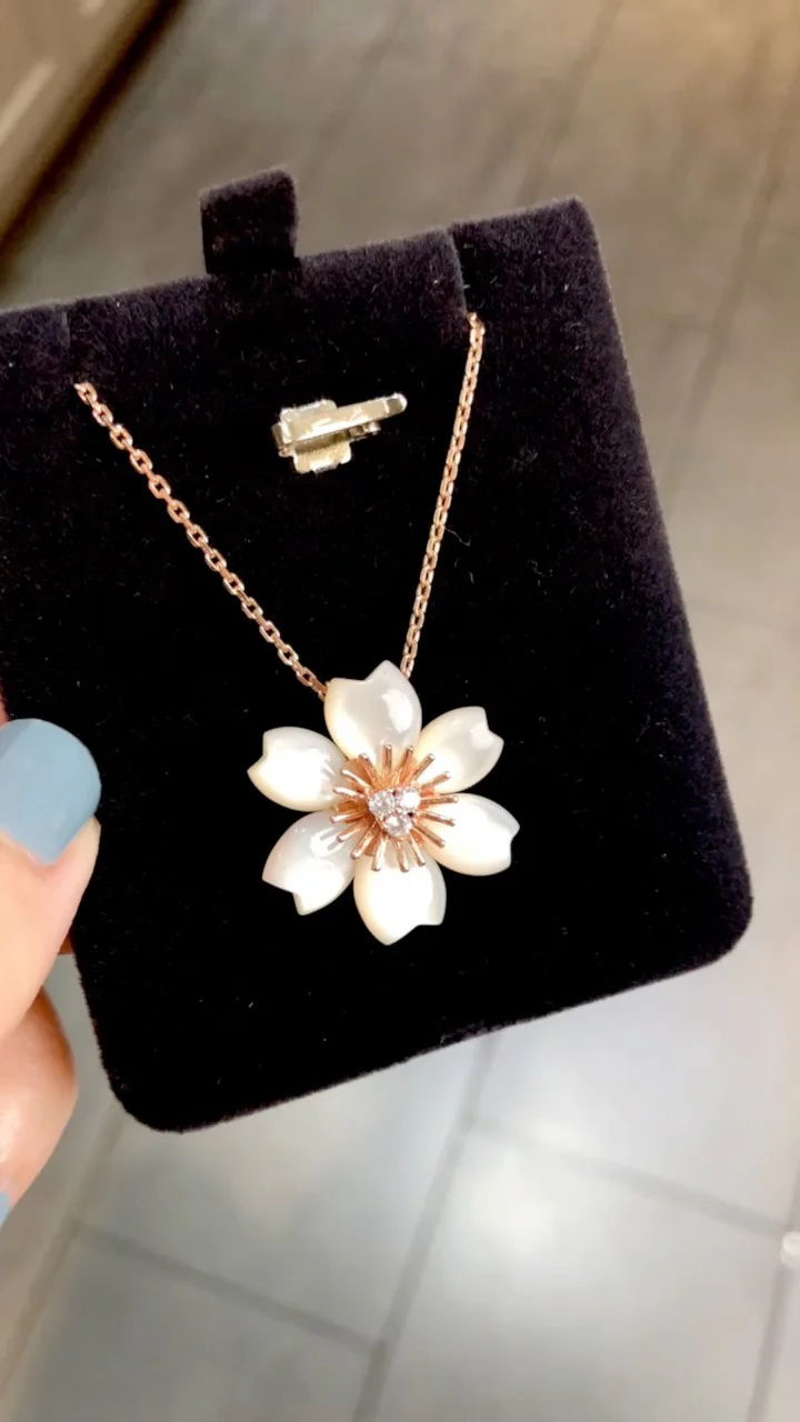 Van Vuitton - Колье 138