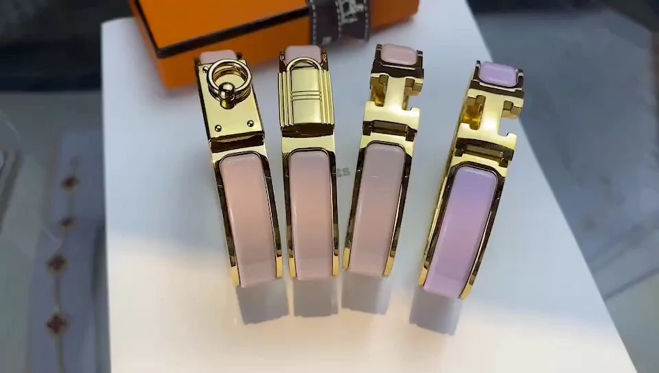 Браслеты, браслеты-кольца и цепочки Hermes - изображение из коллекции