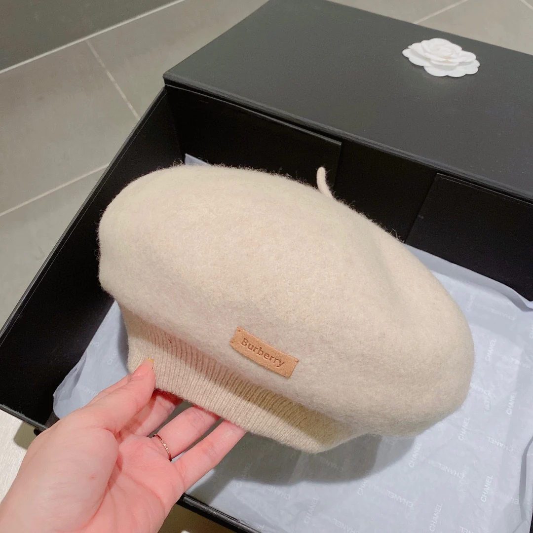 Шерстяной берет Burberry - бежевый