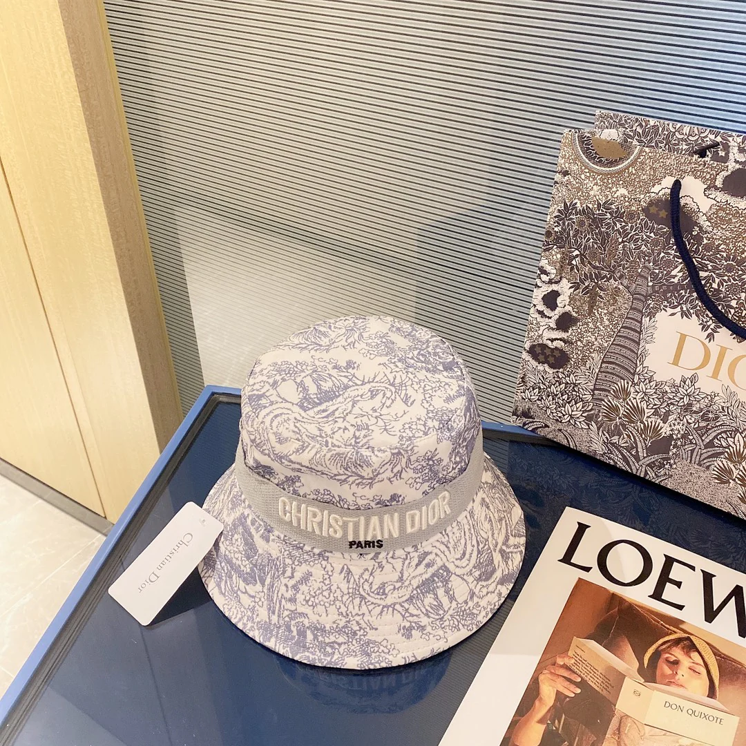 Вышитая рыбацкая шляпа Dior в стиле 