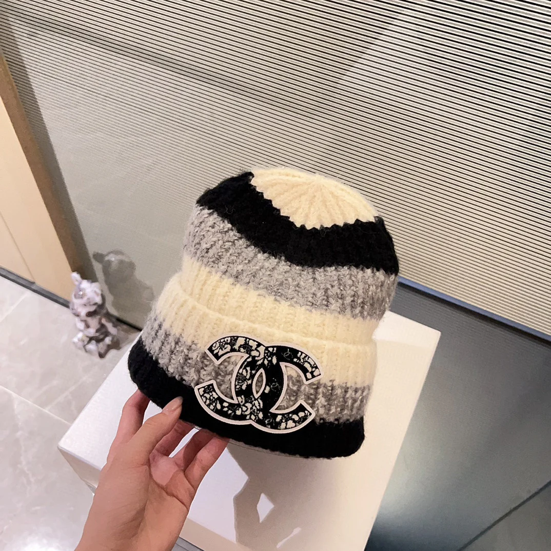 Новая кашемировая вязаная шапка Chanel сезона осень/зима 2023, серая.