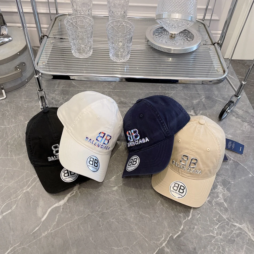 Бейсболка Balenciaga с градиентным рисунком