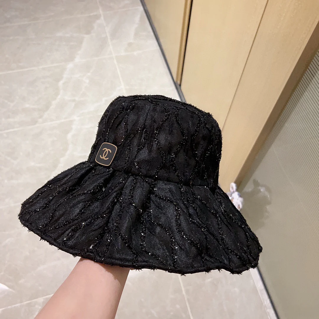 Новинка сезона весна/лето 2023 от Chanel - Курортный стиль - Кружевная рыбацкая шляпа - Черная