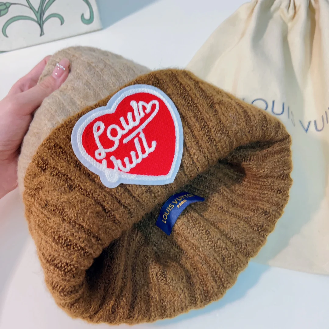 Вязаная шапка LV-Cable