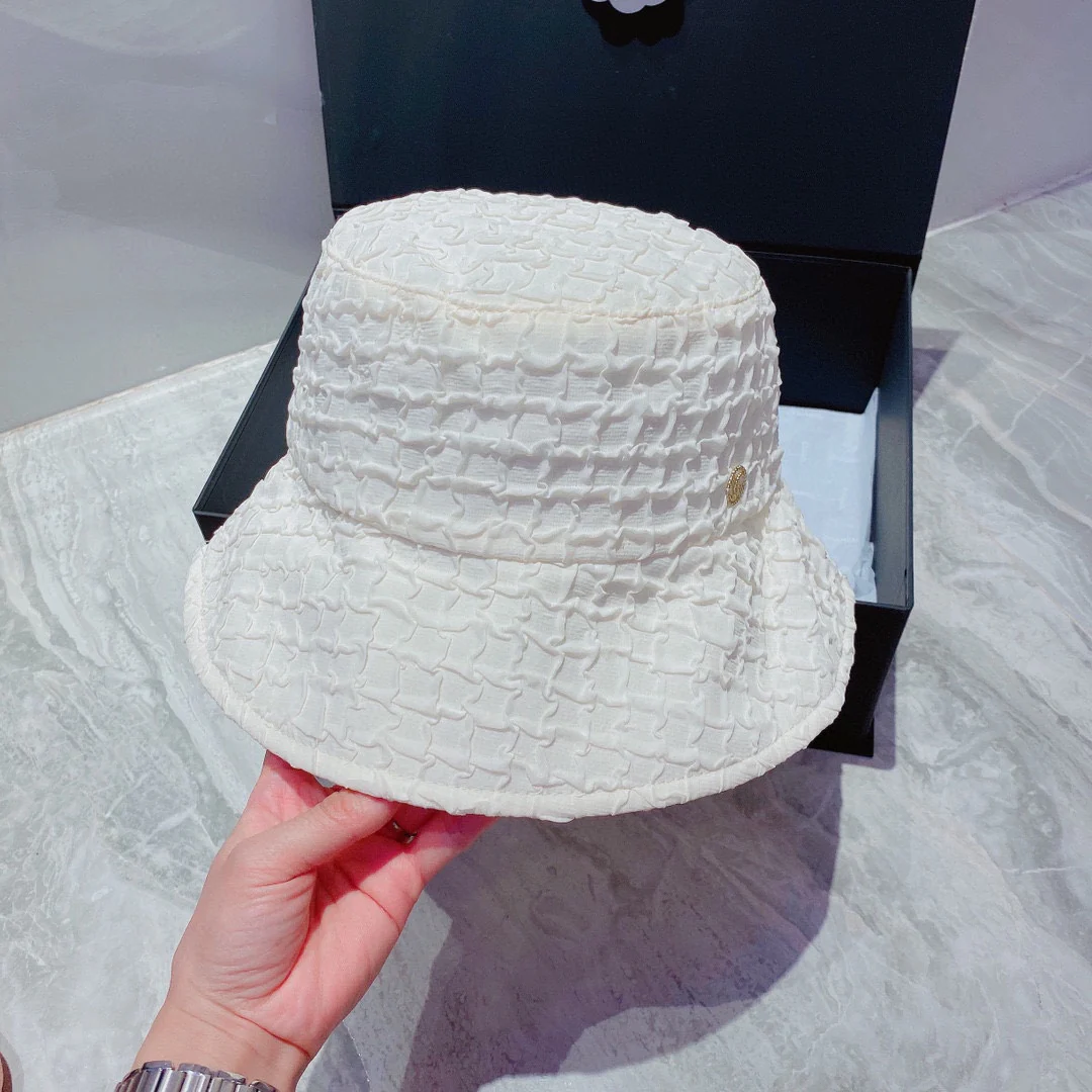 Chanel - Клетчатая рыбацкая шляпа