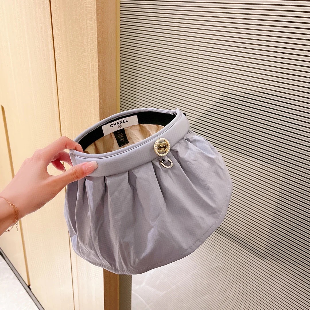 Двухцветная солнцезащитная шляпа Chanel из ракушки - можно свернуть и использовать как повязку на голову - 1 шт.