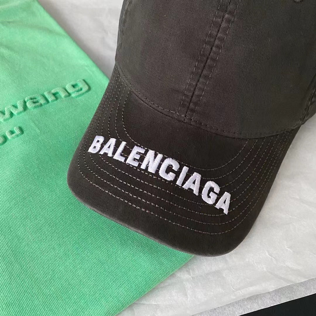 Бейсболка Balenciaga с вышивкой - Железно-серый