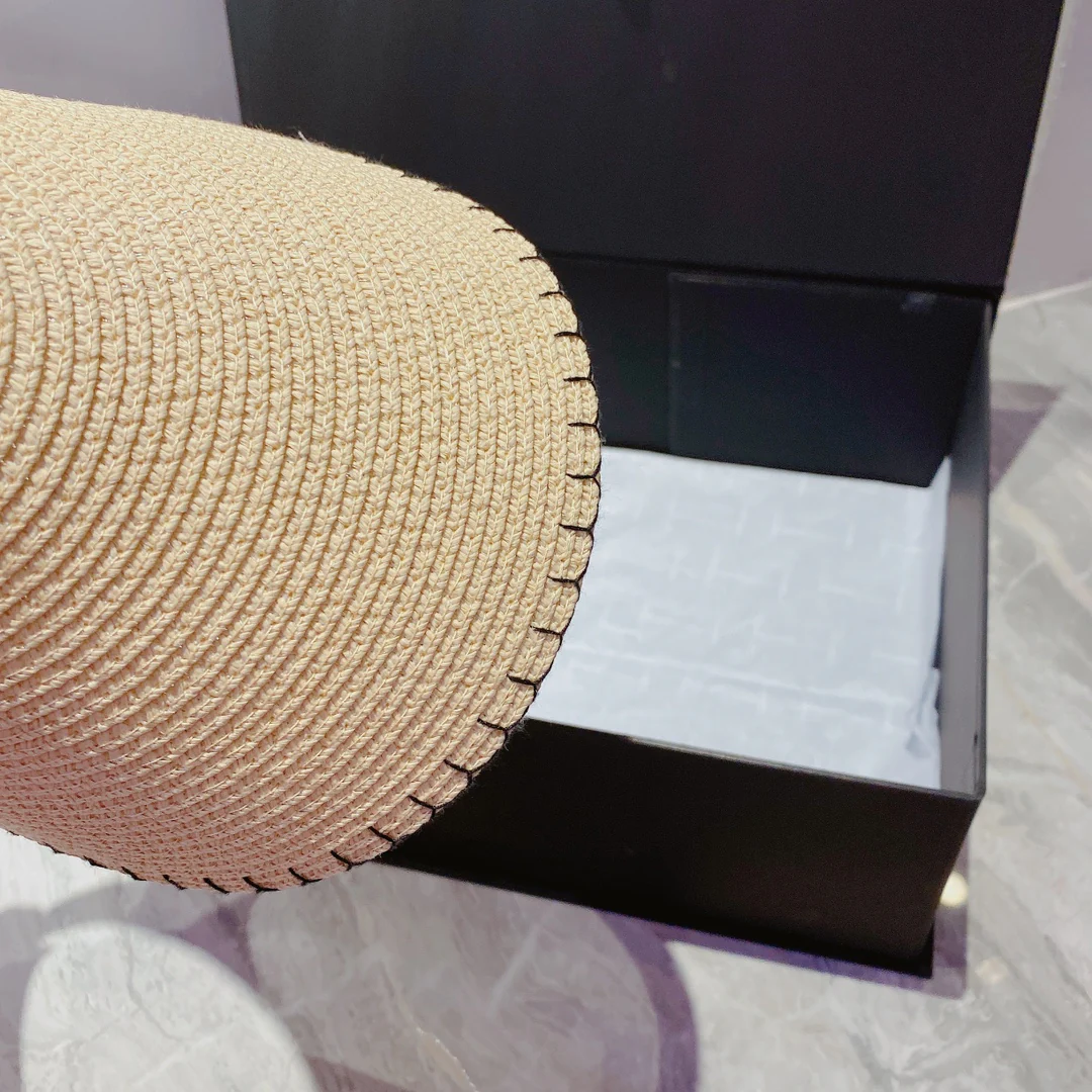 Dior - Солнцезащитная шляпа-козырек в виде повязки на голову - Небольшой металлический логотип - Сдержанный стиль