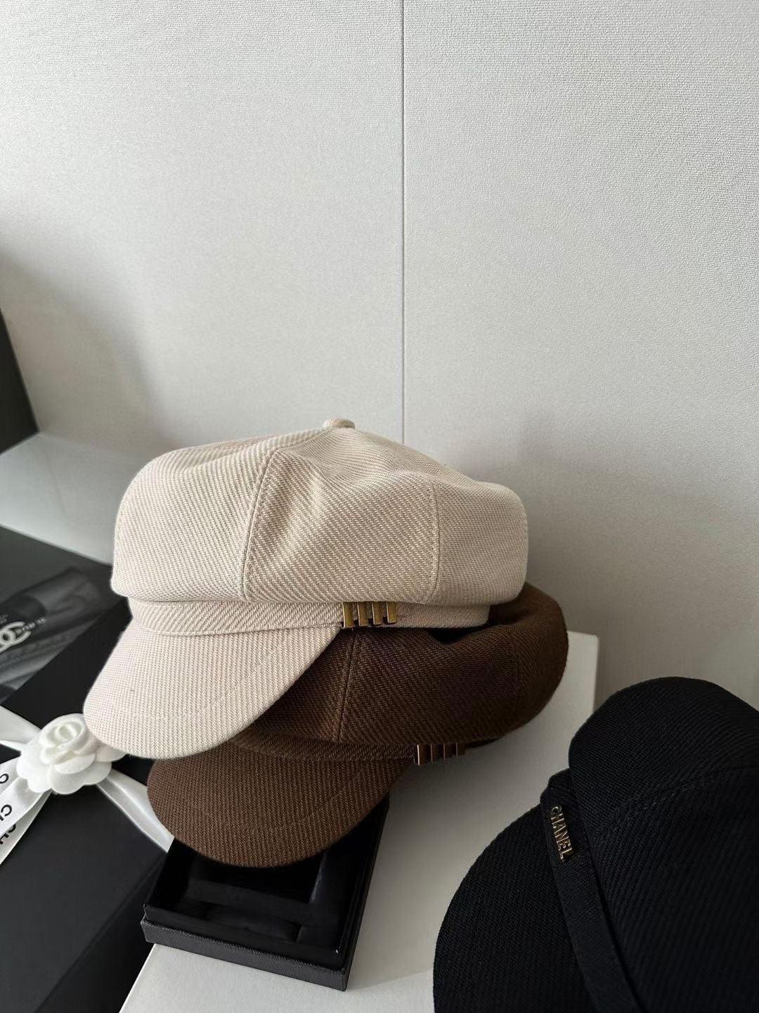 Chanel - Ретро-шик кепка-газетчбокс для начала осени