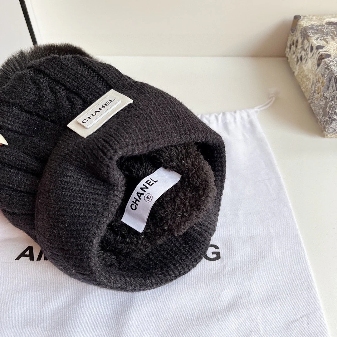Вязаная шапка Chanel