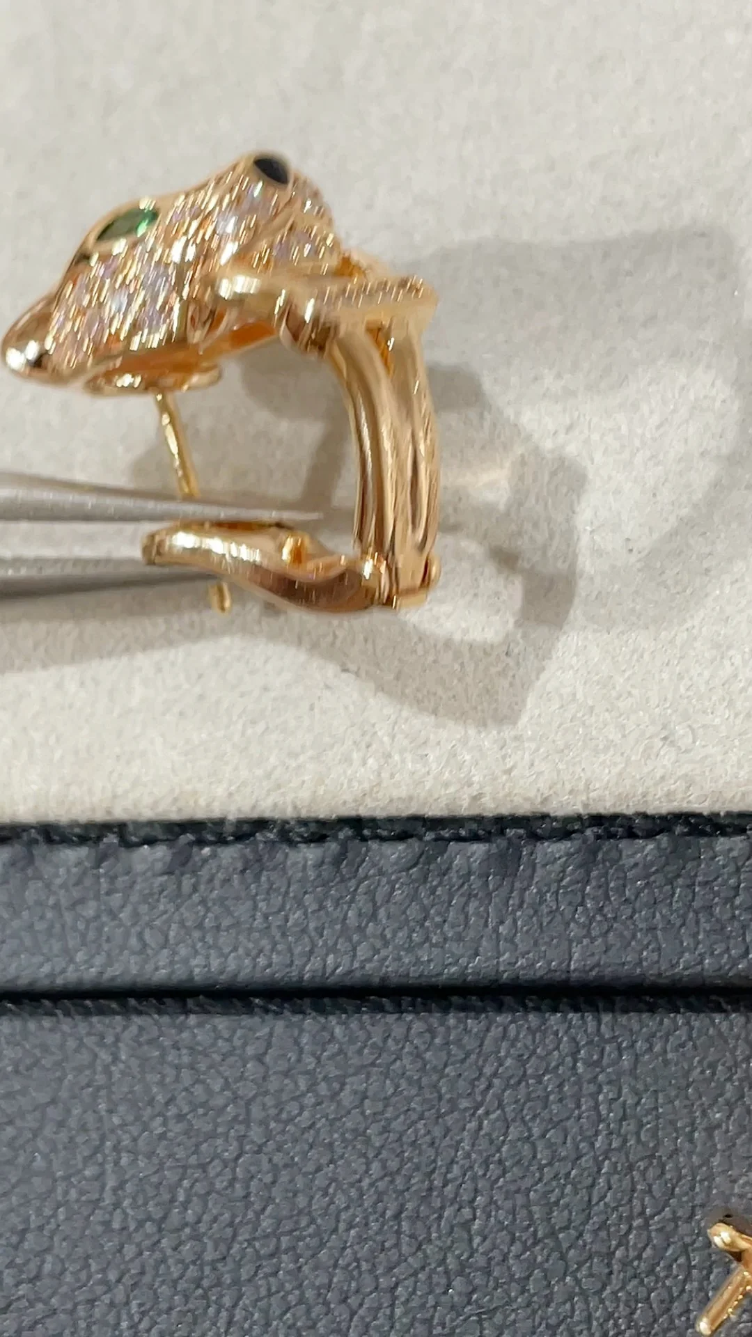 Серьги Cartier 052