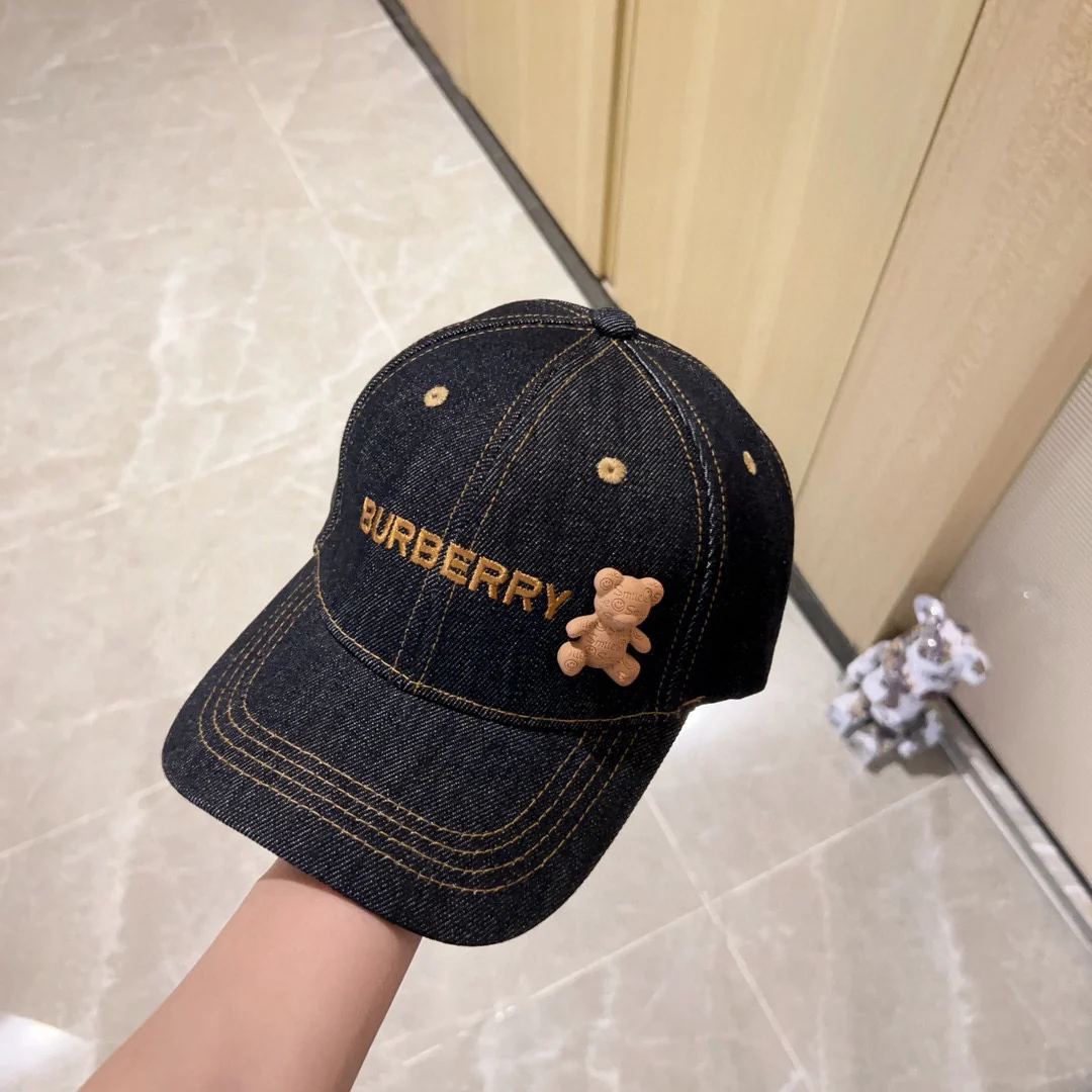 Новая бейсболка Burberry 2023 с вышитым медведем