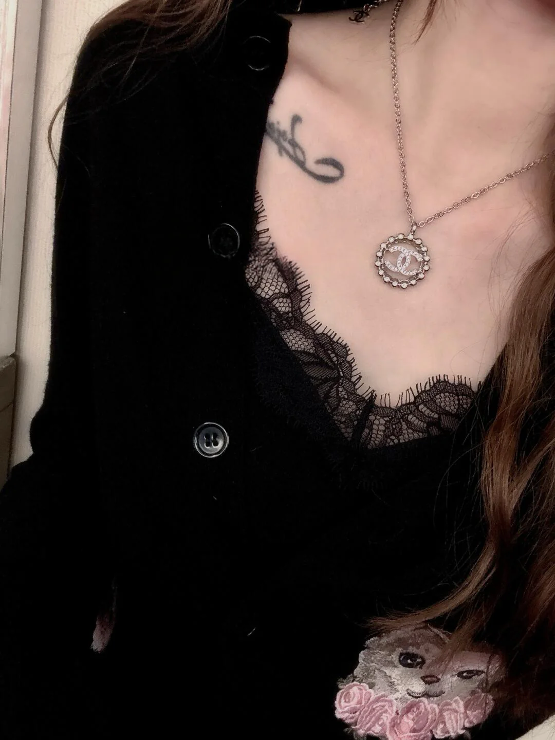 Колье Chanel 25p с ажурным круглым узором и двойной буквой С - Золото - Серебро