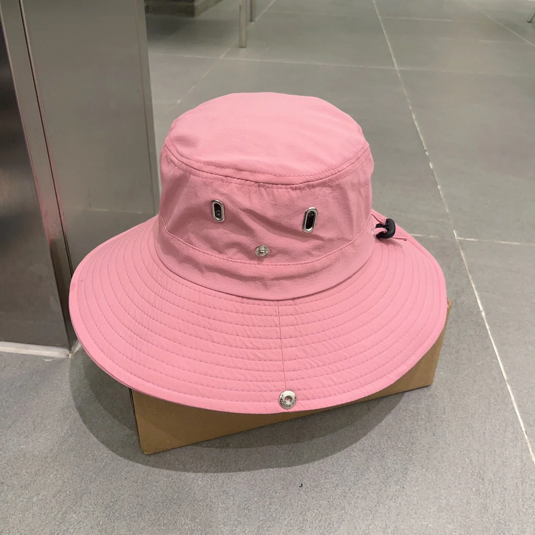 Новинка сезона весна/лето 2023 от Prada - Широкополая панама - Розовая