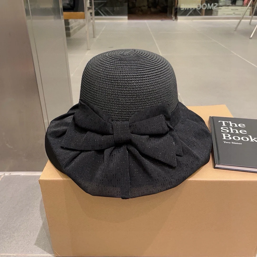 Плиссированная шляпа из органзы Chanel - черная