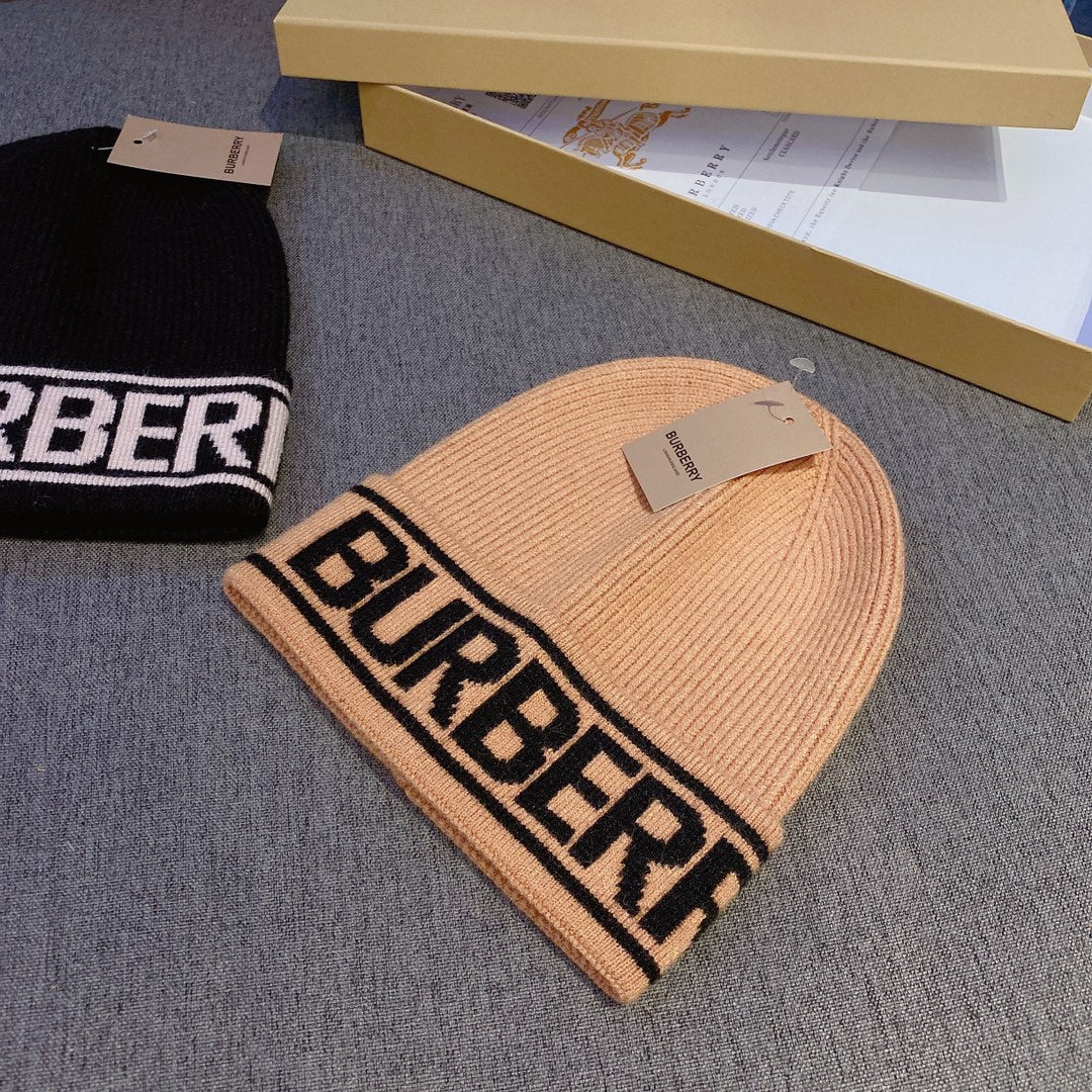 Burberry - Вязаная шапка - Унисекс - Коричневая
