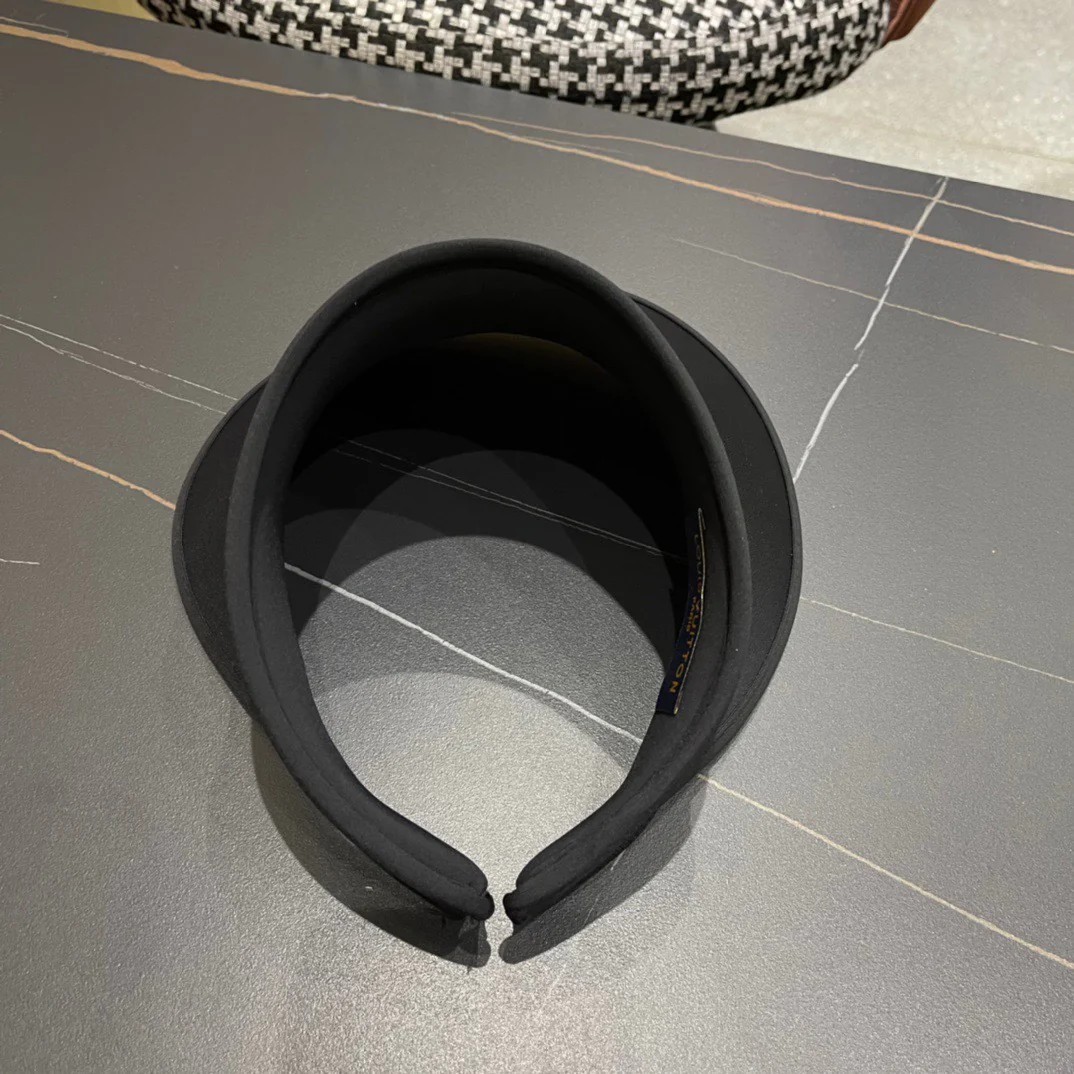 Новинка LV 2024 — Однотонная солнцезащитная шляпа — Черная