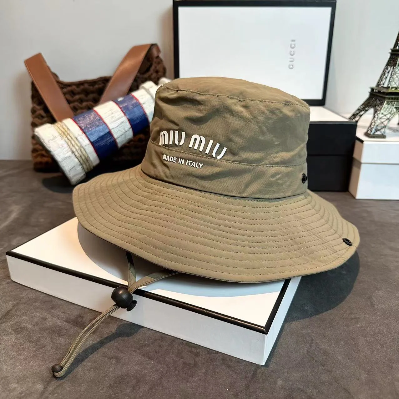 Miu Miu - Новинка осени 2023 - Гладкая рыбацкая шляпа