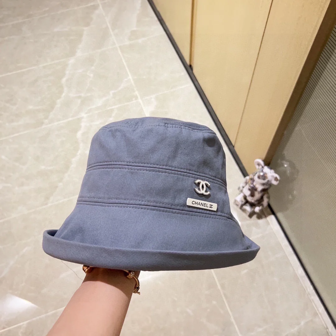 Новинка сезона весна/лето 2023 от Chanel — Необычная рыбацкая шляпа
