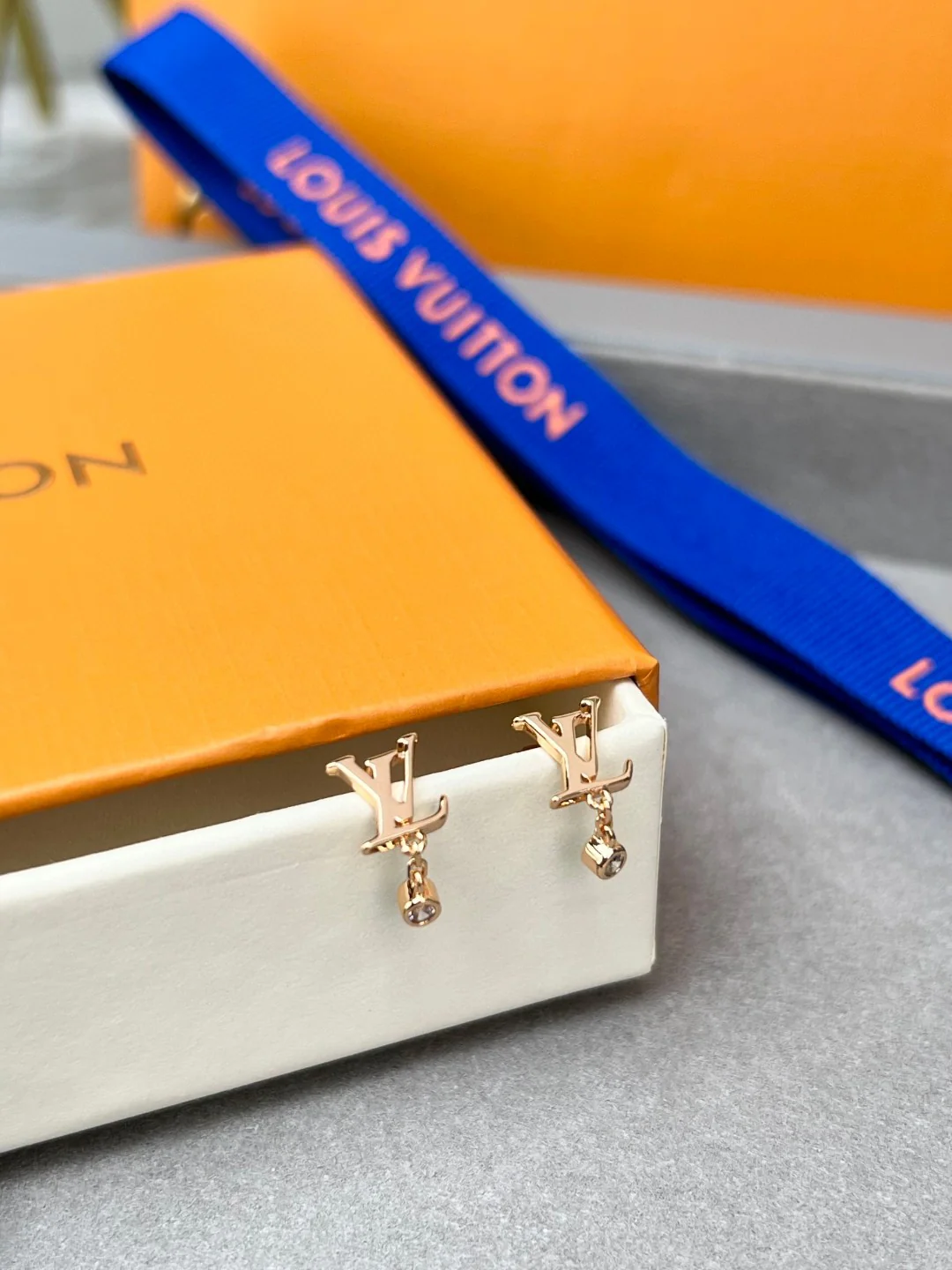 Серьги LV 048