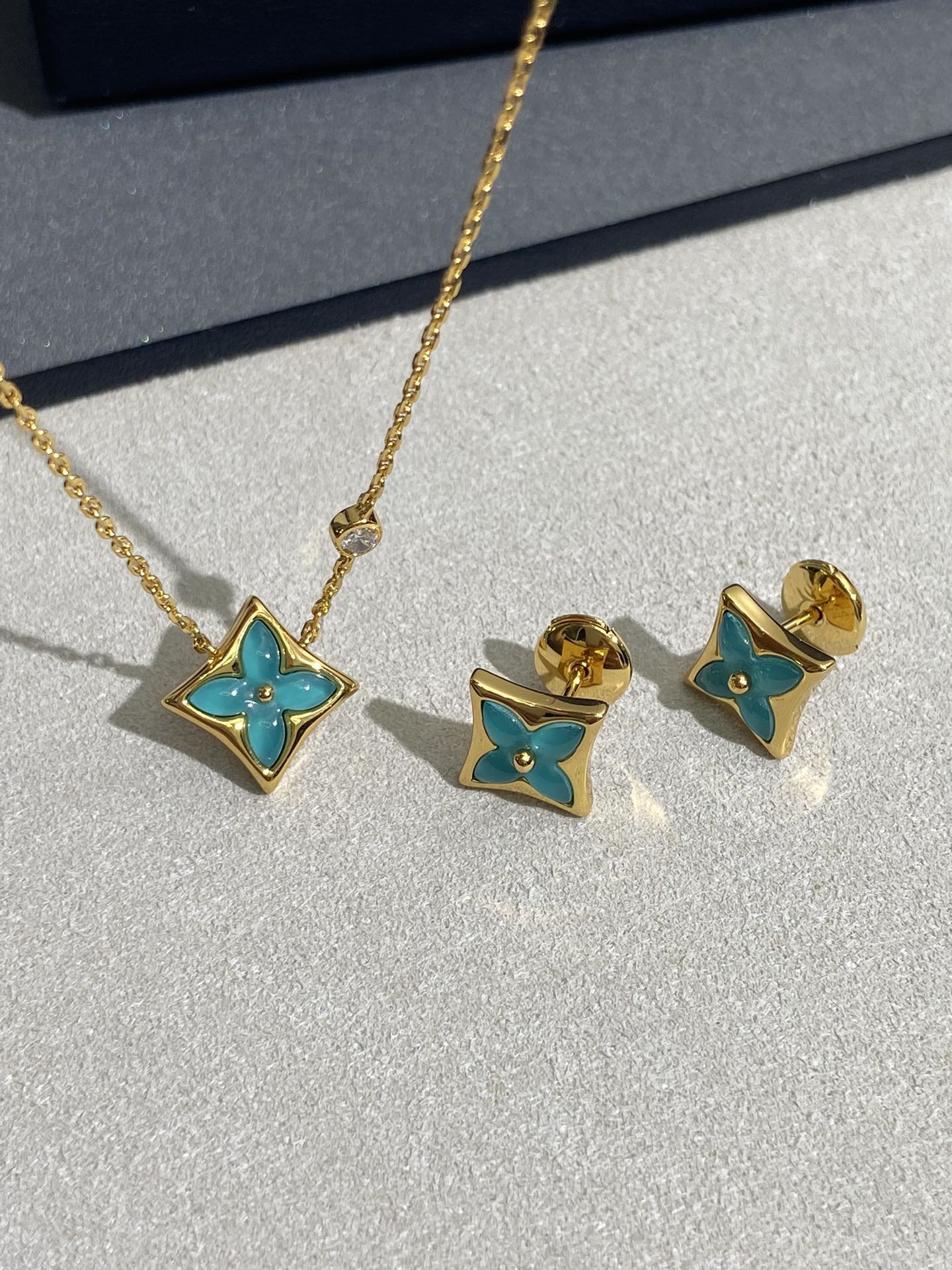 LV-Ожерелье 077