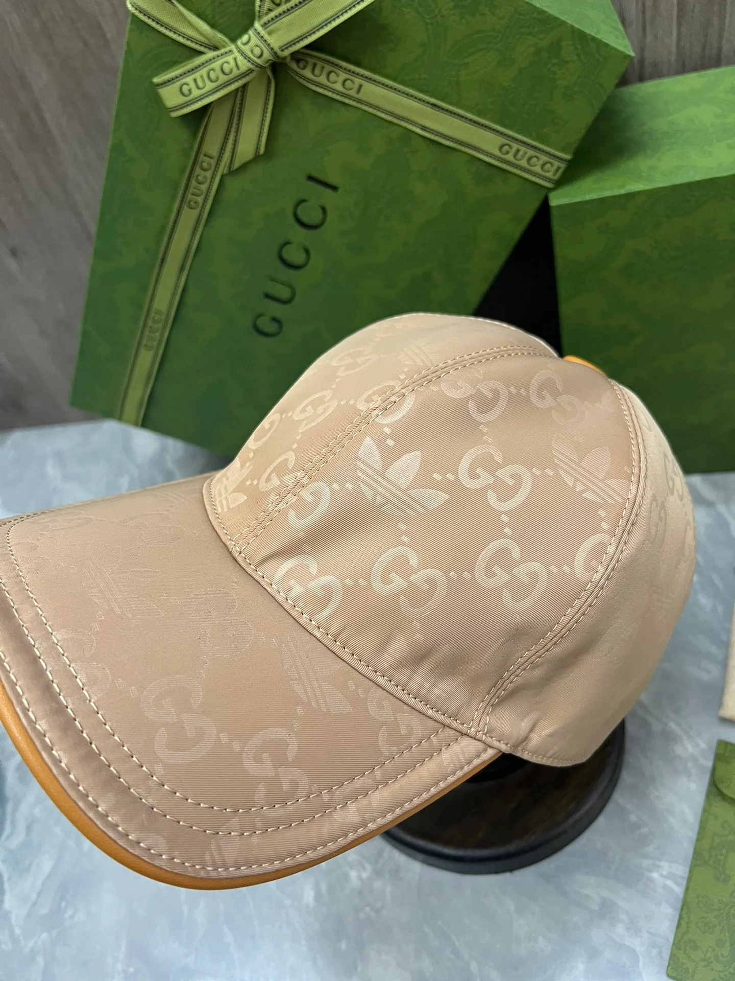 Водонепроницаемая бейсболка с монограммой от Gucci (коллаборация) - желтая