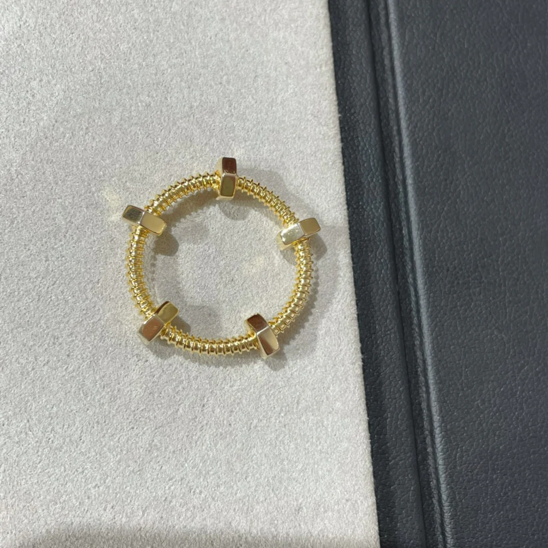 Кольцо Cartier 010