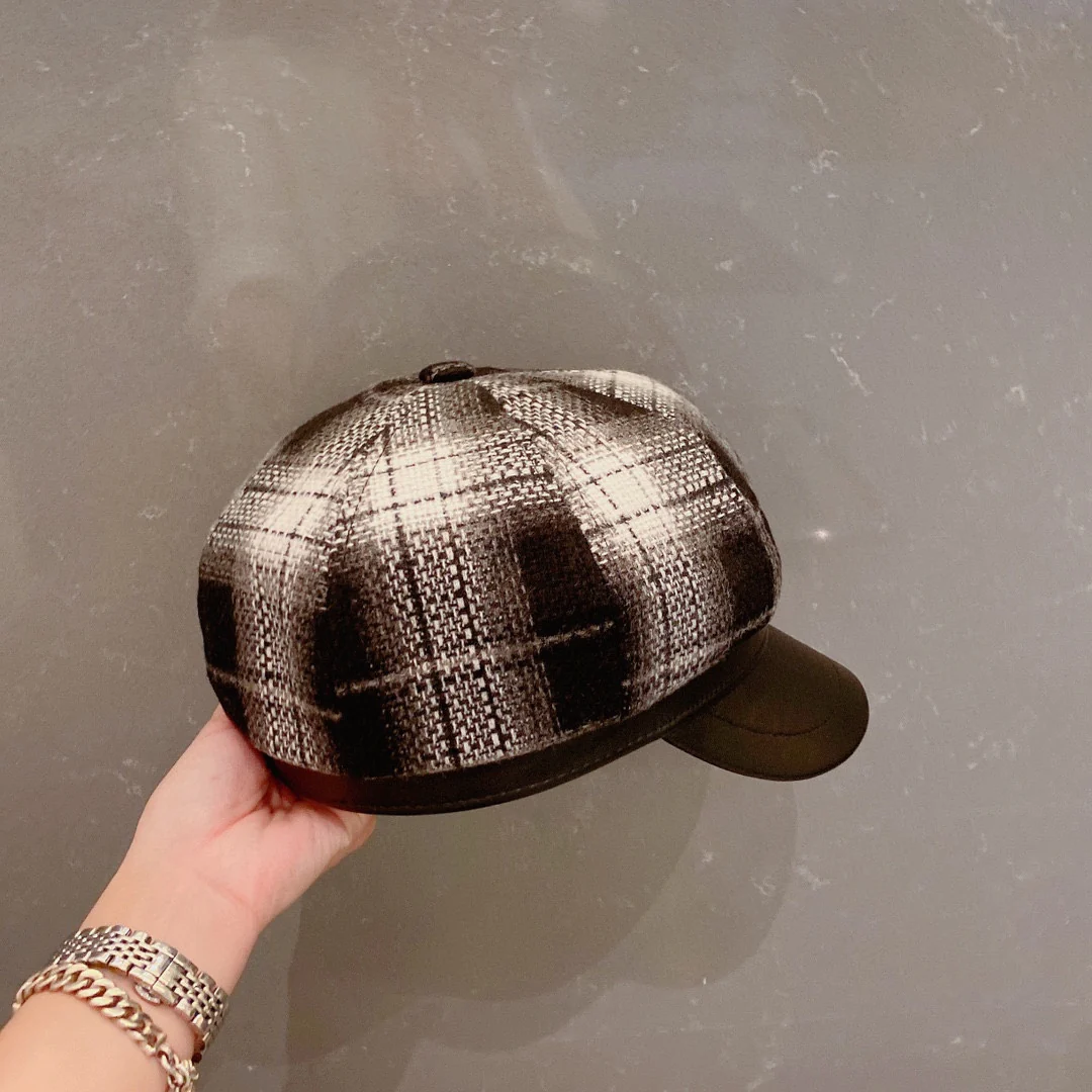 Берет в клетку Burberry - черный