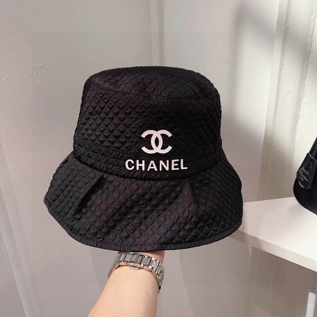 Chanel - Рыбацкая шляпа с плиссированной тканью - Черная