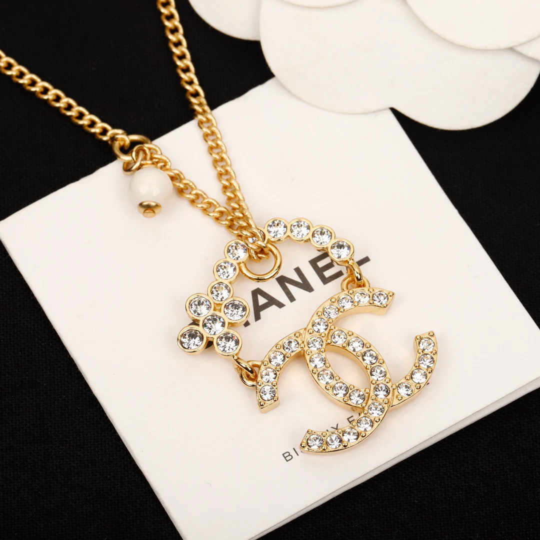 Chanel - Колье 390